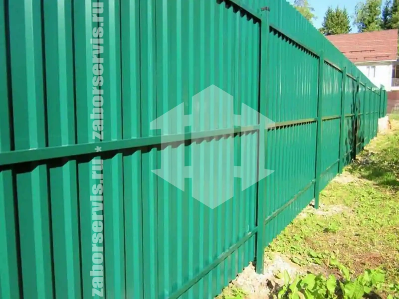 Забор из профнастила 98 метров зеленый