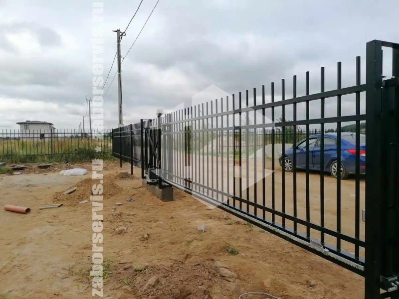 Сварной забор с откатными воротами 85 метров
