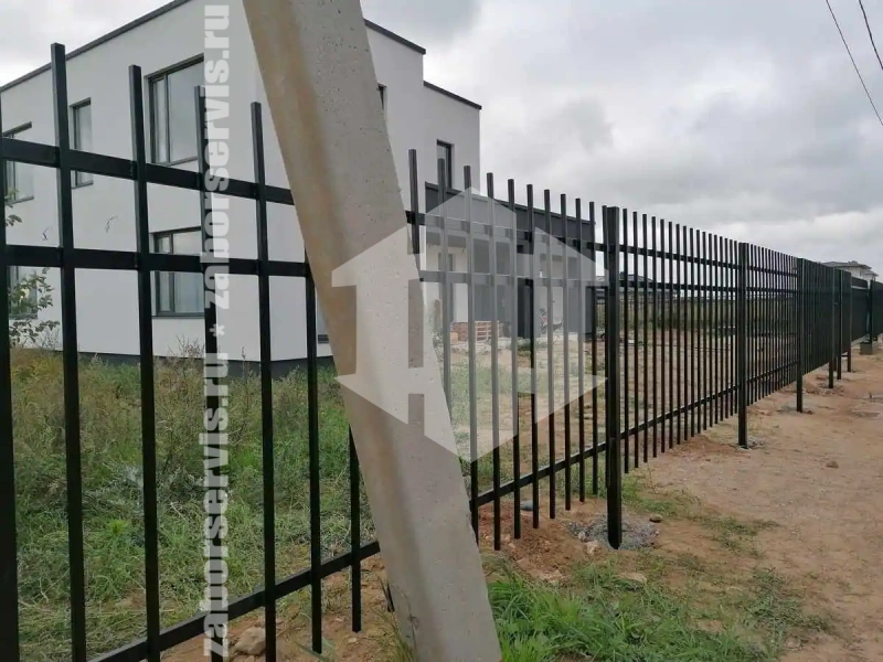 Сварной забор с откатными воротами 85 метров