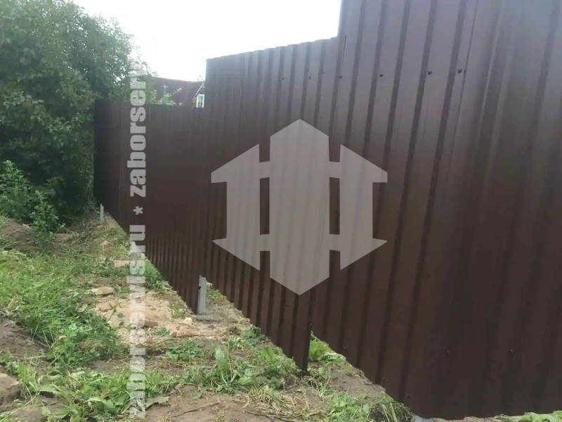 Забор из профнастила коричневый 40 метров