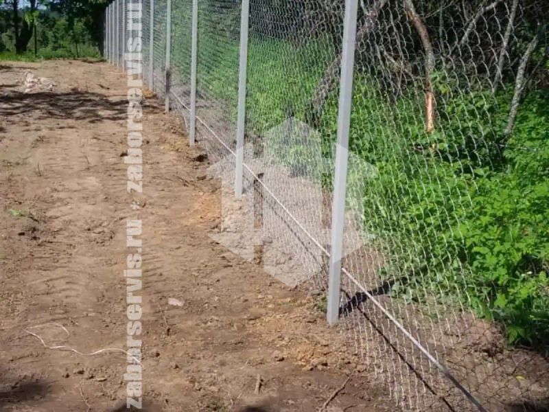Забор из сетки рабицы с арматурой 83 метра