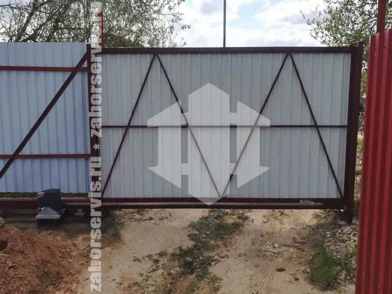 Забор из профнастила с воротам 33 метра