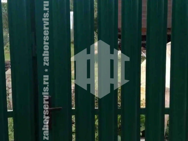 Забор из металлического штакетника зеленый 44 метра