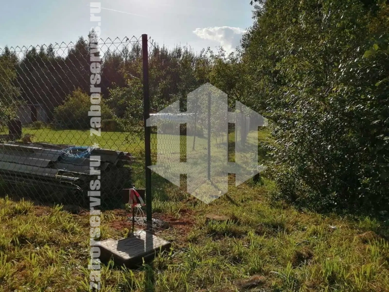 Забор из сетки рабицы в натяг с протяжкой арматуры 60 метров