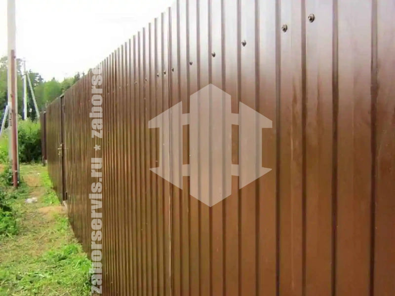 Забор из профнастила 74 метра коричневый