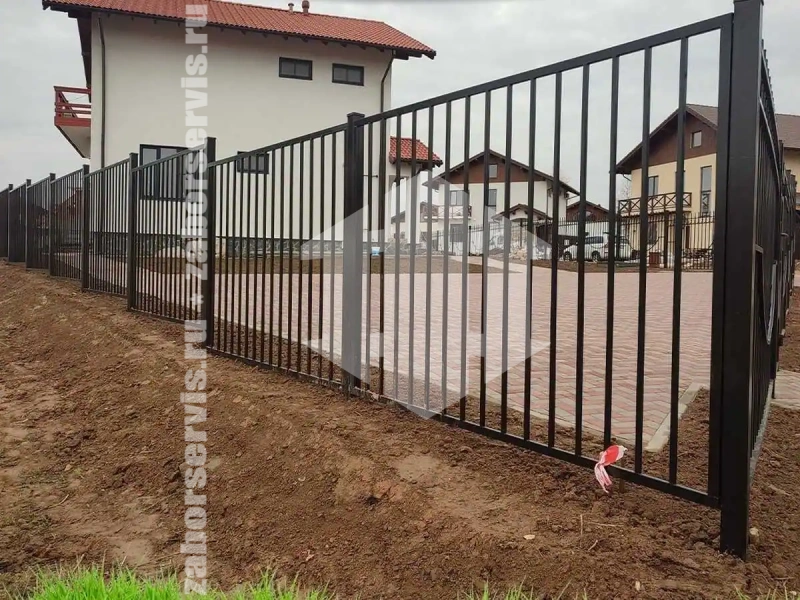 Сварной забор с откатными воротами 120 метров