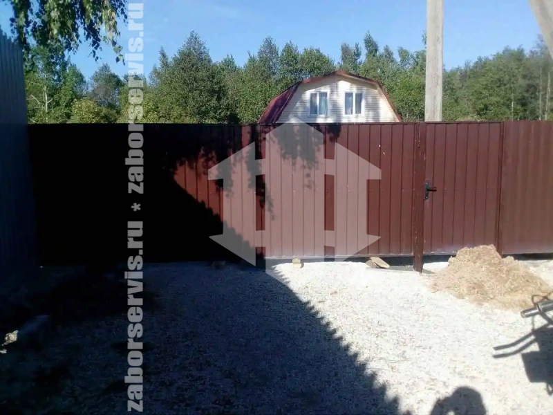 Забор из профнастила с воротам 97 метров