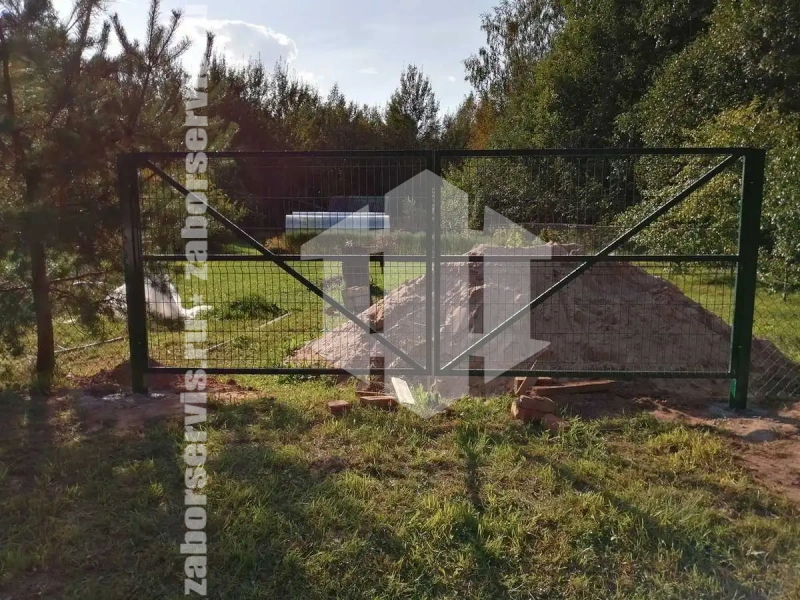 Забор из сетки рабицы в натяг с протяжкой арматуры 60 метров