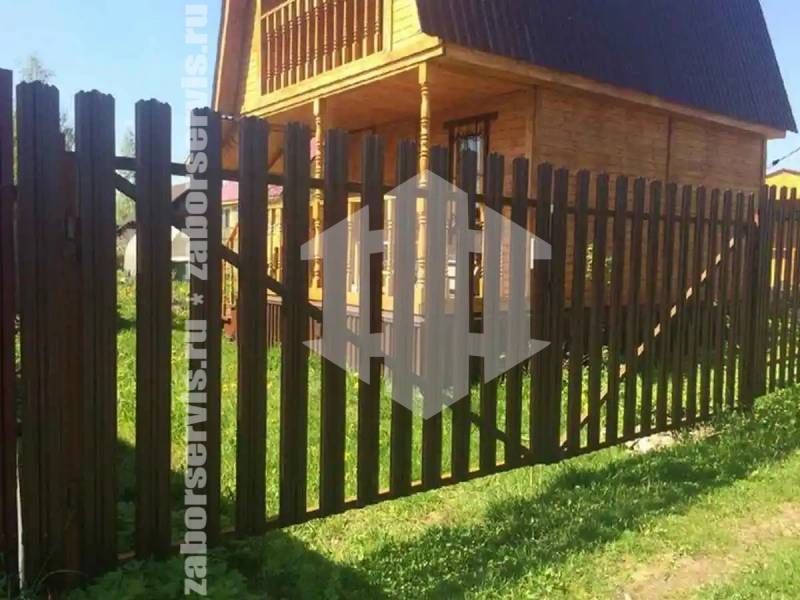 Забор из металлического штакетника с воротами 78 метров